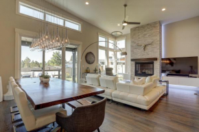 Ruby Peak Spacious & Comfortable Home - 30 day minimum home